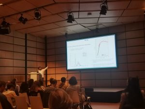 ESR 6 makes an oral presentation at EGU23