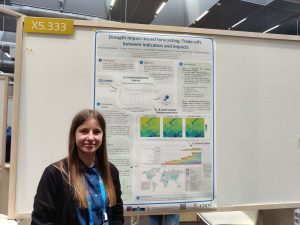 ESR 10 presents her poster at EGU23